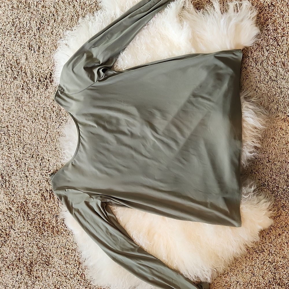 Low cowl back long sleeve